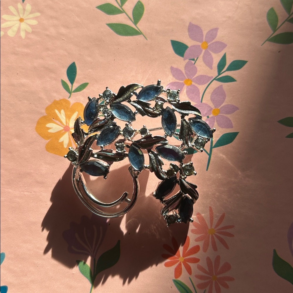 Sarah Coventry Vintage Silver and Blue Floral Brooch